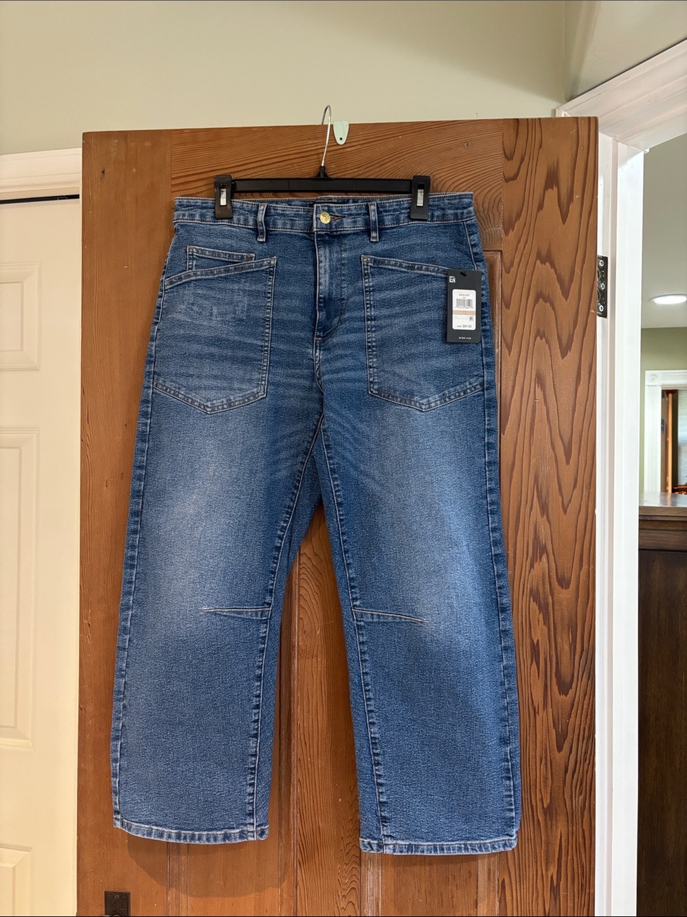 BCBG Women’s Knee Seam Patch Pocket Barrel Leg Jeans Size 12